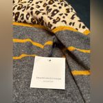 BeachLunchLounge  Gray and Cream Crew Neck Sweater size Small NWT Photo 7