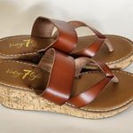 Buckle Vintage 7 Eight Cognac Dalary Faux Leather Thong Wedge Size 10 Photo 3