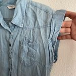 Celebrity Pink 💥 Light Denim Chambray Short Sleeve Button Down Lightweight Top M Photo 4