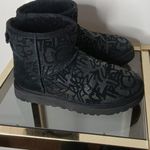 UGG  black printed suede ankle boots size 6 Photo 4