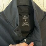 On Running Weather Vest Women’s Black Size XS Photo 4