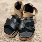 Gloria Vanderbilt  platform sandals Photo 0