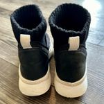 Merrell ‎ Womens Cloud Renew Bluff Snow Winter Boots Size 6 Photo 2