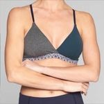 Athleta  Inhale Convertible Sports Bra Photo 0