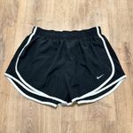 Nike | Tempo Dri-FIT Women's Athletic Performance Mid-Rise Running Shorts Photo 2