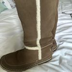 Skechers  Brown Winter Boots with Cream Trim Photo 3