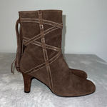 Bisou Bisou Women's  Brown Suede Ankle Boots Size 7.5 Photo 0