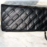 Urban Expression Urban Expressions Elegant‎ Black Quilted Clutch Photo 0