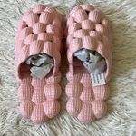 Men’s/Women’s Massage Bubble Slippers in Pink size 9 Photo 3