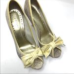 BCBGirls  yellow snake patent leather bow peep toe heels 7.5 Photo 2