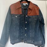 Women’s vintage jean jacket with embossed leather shoulder Blue Size M Photo 0