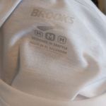 Brooks  girls can top size medium Photo 6