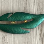 Gorgeous Vintage Leaf Brooch Gold Tone & Matte Satin Green Enamel Photo 3