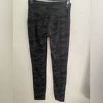 Vuori  Dark  green Camouflage Leggings size S Photo 8