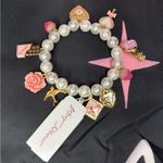 Betsey Johnson NEW! Coquette Sweetheart Swoon Charm Pearl Stretch Bracelet Photo 4