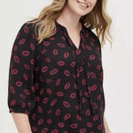 Torrid  Black Lips Georgette Bow Tie Neck Pullover Blouse Size 2X Photo 0