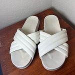 American Eagle White Slides Photo 4