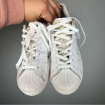 Adidas  | White Lace Up Sneaker Shoe Woman’s 8.5‎ Superstar Photo 1