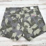 Hudson GRACIE Camouflage Pattern Frayed Hem Five Pocket Cutoff Shorts Size 27 Green Photo 3