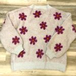 Listicle , oversized Large, NWOT, fuzzy warm sweater with daisies Photo 2