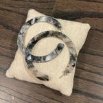 VIRTUE JEWELRY LARGE HOOPS in Slate gray Photo 2