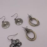 Lot Of 4 Dangle Drop Earrings Pierced Bead / Metal Silver Tone 1 Two Tone Photo 4