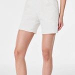 Spanx  Stretch Twill Shorts 6"  Photo 0
