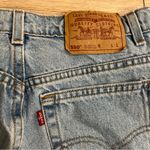 Levi's Vintage Levi’s 90s Women’s Light Wash Faded 550 Relaxed Tapered Jean Size 30 Photo 5