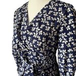 Chelsea28  Women's 8P Tie Waist Blue White‎ Floral V-Neck Wrap Mini Dress Photo 2