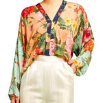 Farm Rio Women’s Kimono Sleeve Toe Back Vneck Mixed Floral top Medium Photo 0