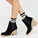 Urban Outfitters  Black Suede Posey Gumsole Boots D21 Photo 0