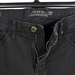 Torrid  SZ 12 TALL Sky High Skinny Jeans Distressed Stretch Zip-Fly Pockets Black Photo 3