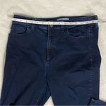 Vineyard Vines High Rise Women’s Size 8 Dark wash jeans. Photo 8