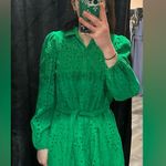 Size medium green dress with wraparound tie. Photo 0