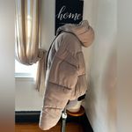 Forever 21 tan hooded puffer jacket. Photo 2