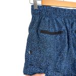 Lululemon Spring Break Away Short II Pleated Cuffed Blue and Black Print Size 6 Photo 12