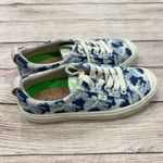Cariuma Art Edition Canvas Low Top Sneakers Blue Wave Print Lace Up Women's 5.5M Size 5.5 Photo 2
