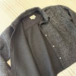 Tuckernuck NWT  metallic tweed jasper cropped button down size L Photo 4