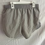 Under Armour Shorts Photo 2