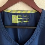 Women's Navy Blue Antidote Scrubs Scrub Top Size Medium Photo 4