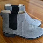 Vionic  Alana Chelsea Boots in Grey Suede Photo 0