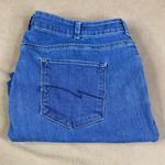 Lee  Modern Series Curvy Fit Women's Blue Denim Capris Jeans Size 22W Short EUC Photo 1