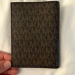 Michael Kors Jet Set Travel Passport Case wallet MK Signature Brown / Acorn EUC Photo 5