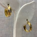 Classic 14k Yellow Gold Diamond Cut Textured Design Small Huggie Hoop Earrings Photo 1