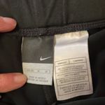 Nike Relaxed Fit Comfortable Capri style Athletic Pants Size M Photo 3