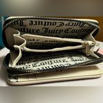 Juicy Couture Black Beige Spring Fling Multicompartment Bifold Wallet Photo 3