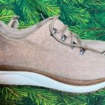 OTBT Courier Platform Sneaker, beige, NWOT, size 9.5 Photo 0