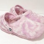 Crocs  WOMENS Size 9 CLASSIC FUR SURE PINK CLOGS Slip On Photo 2