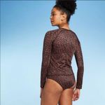 All In Motion NEW  Long Sleeve Leopard Rashguard M Photo 1
