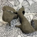 Audrey Brooke  Suede Heels Photo 4